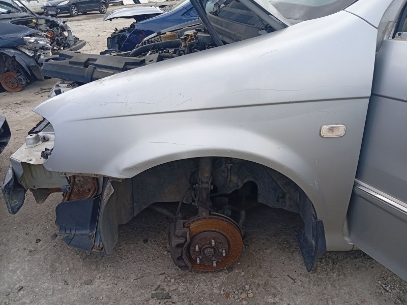 Recambio de aleta delantera izquierda para kia carnival ii (gq) 2.9 crdi referencia OEM IAM 0K52Y52211  