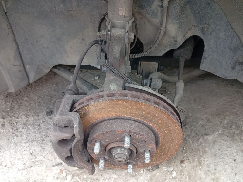 Recambio de mangueta delantera izquierda para kia carnival ii (gq) 2.9 crdi referencia OEM IAM 0K55333031A  