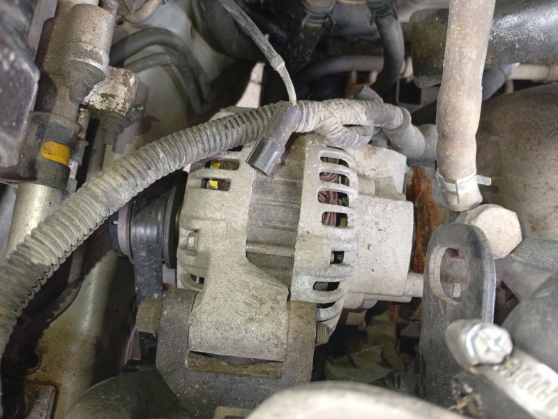 Recambio de alternador para kia carnival ii (gq) 2.9 crdi referencia OEM IAM 373004X003  