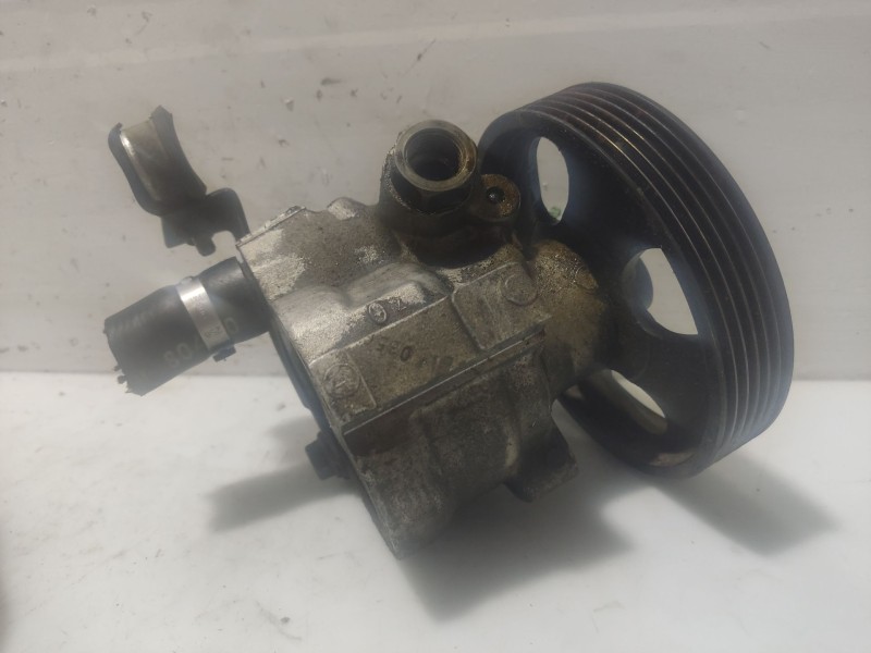 Recambio de bomba direccion para volvo s40 berlina referencia OEM IAM 30620812  