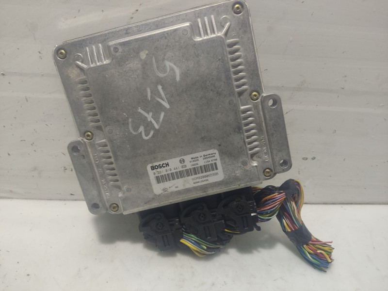 Recambio de centralita motor uce para volvo s40 berlina referencia OEM IAM 8200126494  0281010441