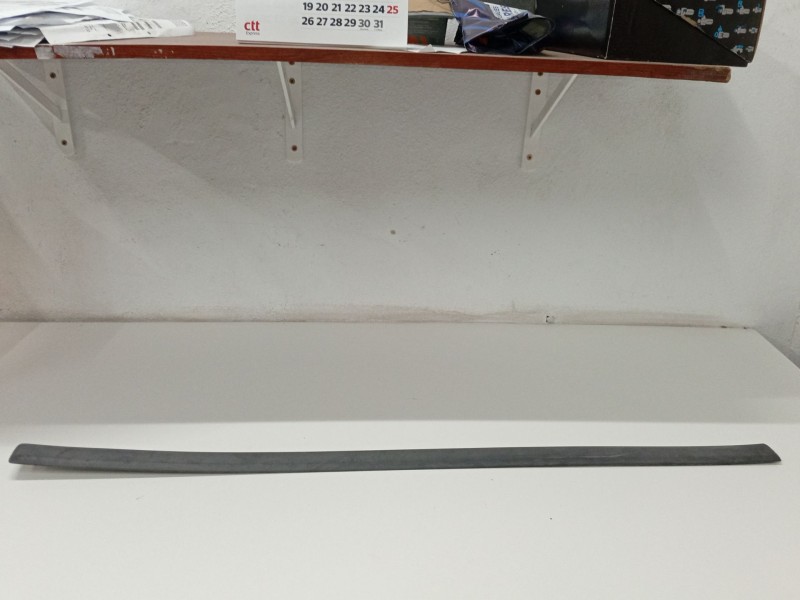 Recambio de moldura exterior puerta delantera izquierda para opel combo furgoneta/monovolumen 1.3 cdti 16v referencia OEM IAM   