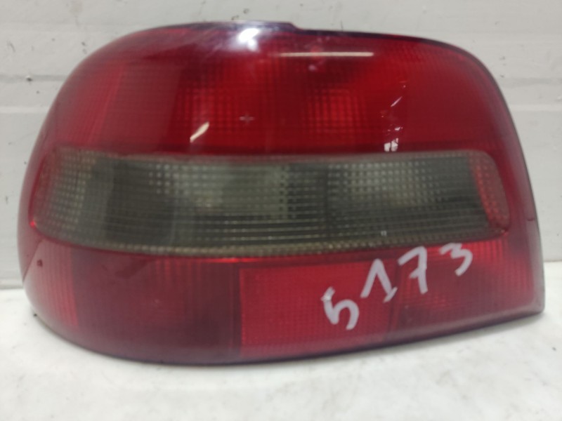 Recambio de piloto trasero izquierdo para volvo s40 berlina referencia OEM IAM   