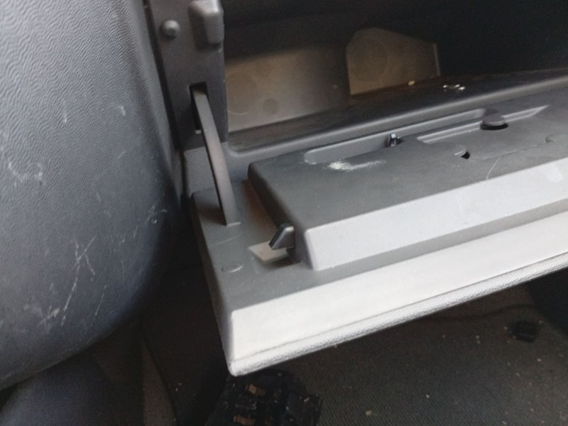 Recambio de guantera para opel combo furgoneta/monovolumen 1.3 cdti 16v referencia OEM IAM 13106514  