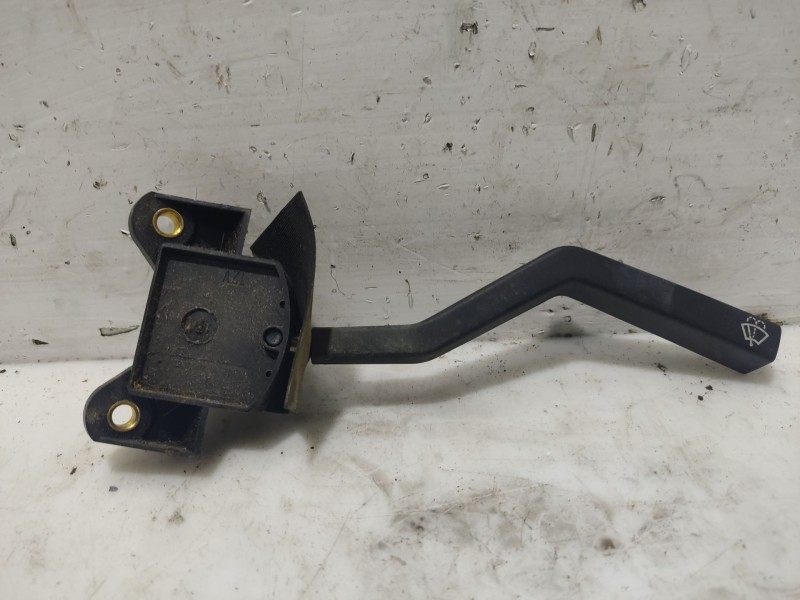 Recambio de mando limpia para volvo serie 940 berlina/familiar 2.3 cat referencia OEM IAM 1363015  