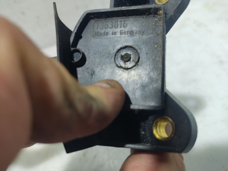 Recambio de mando limpia para volvo serie 940 berlina/familiar 2.3 cat referencia OEM IAM 1363015  