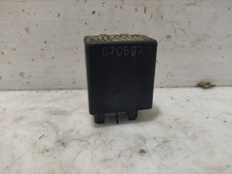Recambio de rele para volvo serie 940 berlina/familiar 2.3 cat referencia OEM IAM 6849780  898741000