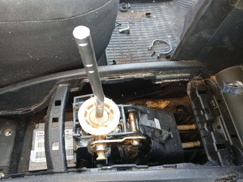 Recambio de palanca cambio para peugeot 207/207+ (wa_, wc_) 1.4 hdi referencia OEM IAM 2400CN  