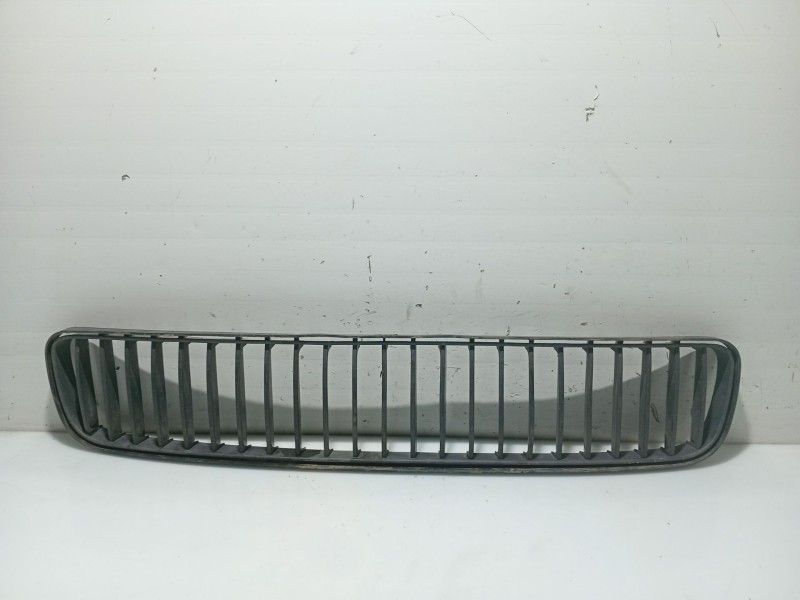 Recambio de rejilla paragolpes central para skoda fabia ii (542) 1.2 referencia OEM IAM 5J08536779B  