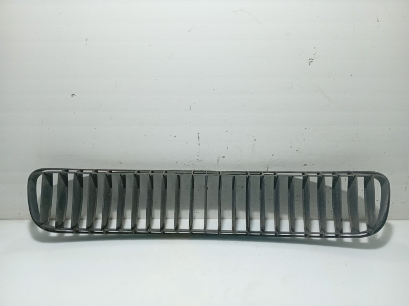 Recambio de rejilla paragolpes central para skoda fabia ii (542) 1.2 referencia OEM IAM 5J08536779B  