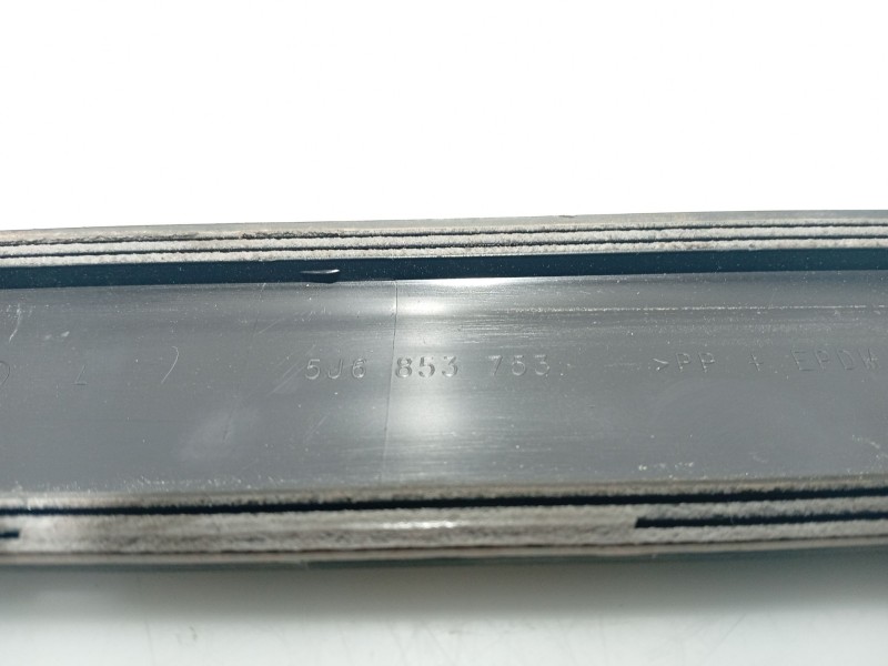 Recambio de moldura puerta trasera izquierda para skoda fabia ii (542) 1.2 referencia OEM IAM 5J68537539  