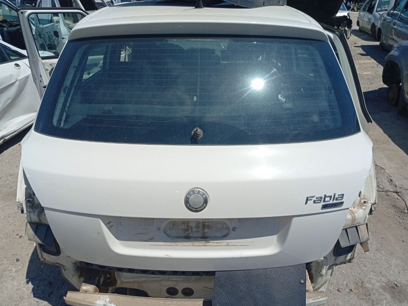 Recambio de porton trasero para skoda fabia ii (542) 1.2 referencia OEM IAM 5J6827025D  