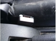 Recambio de anclaje cinturon delantero izquierdo para peugeot 207/207+ (wa_, wc_) 1.4 hdi referencia OEM IAM 8975S9  