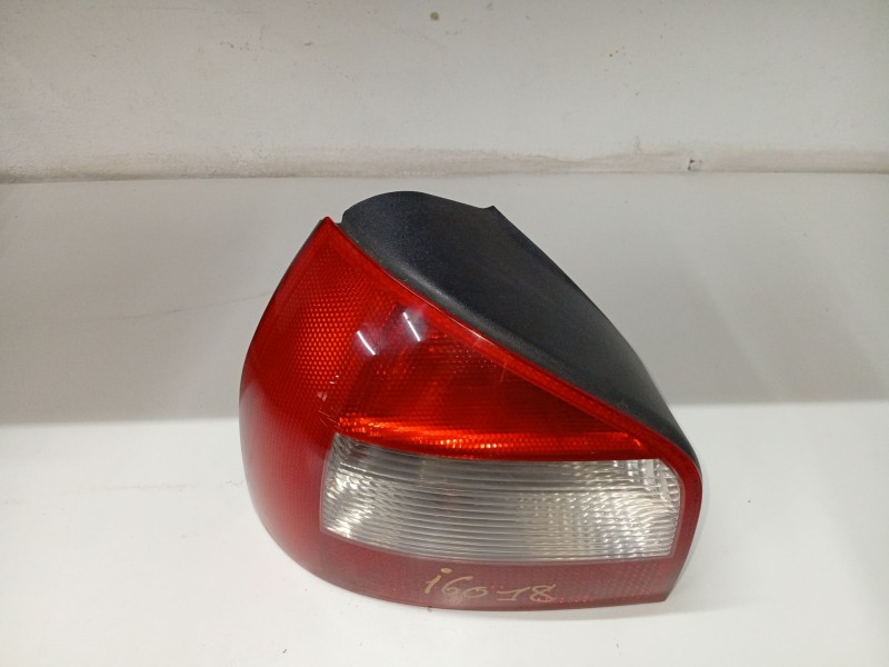 Recambio de piloto trasero izquierdo para audi a3 (8l1) 1.9 tdi referencia OEM IAM 8L0945095A  