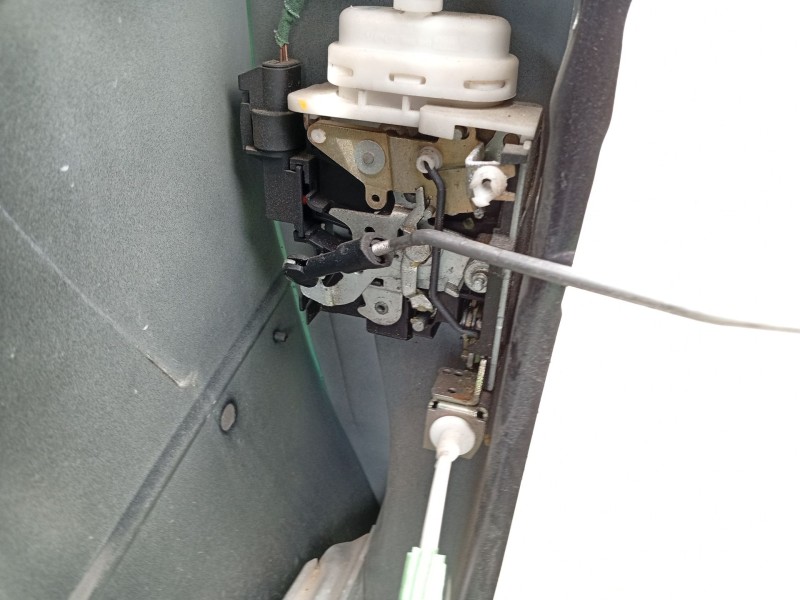 Recambio de cerradura puerta delantera derecha para audi a3 (8l1) 1.9 tdi referencia OEM IAM 8L1837016D  