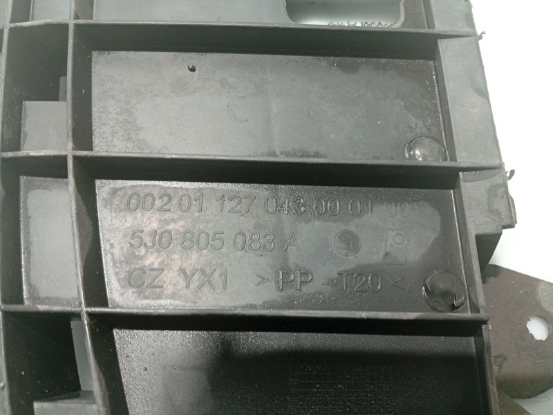 Recambio de moldura para skoda fabia ii (542) 1.2 referencia OEM IAM 5J0805083A  0020112704300100