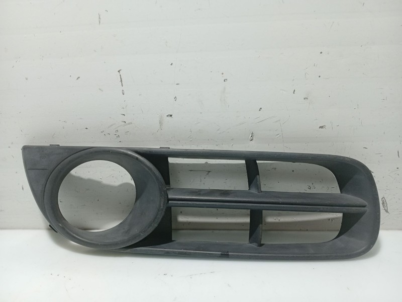 Recambio de moldura para skoda fabia ii (542) 1.2 referencia OEM IAM 5J0853666  