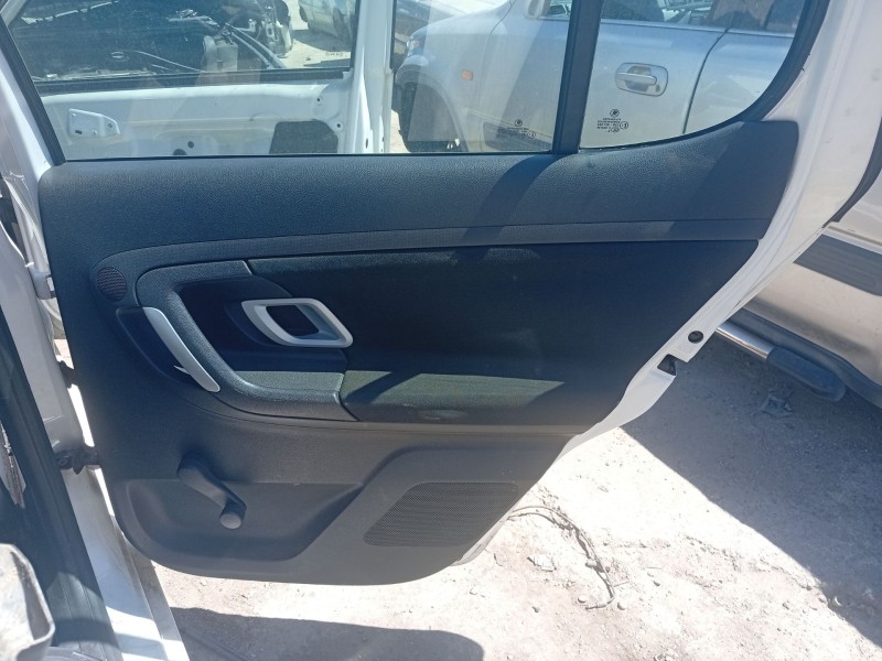 Recambio de guarnecido puerta trasera derecha para skoda fabia ii (542) 1.2 referencia OEM IAM 5J6867212B  