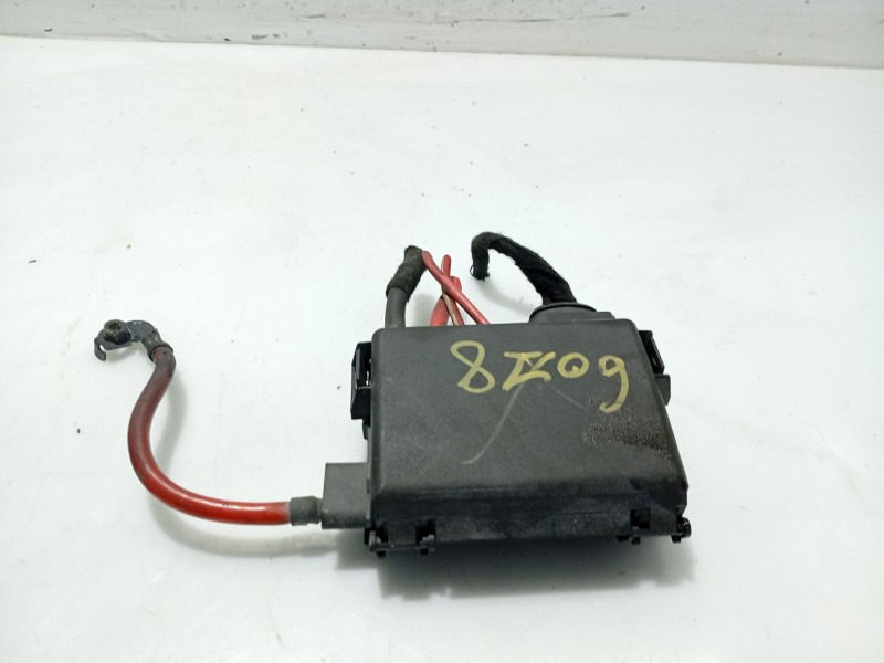 Recambio de caja fusibles delantera para audi a3 (8l1) 1.9 tdi referencia OEM IAM 1J0937550  