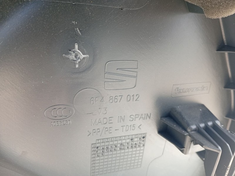 Recambio de guarnecido puerta delantera derecha para seat ibiza iv sc (6j1, 6p5) 1.0 tsi referencia OEM IAM 6P4867012  