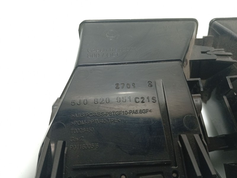 Recambio de aireador calefaccion para skoda fabia ii (542) 1.2 referencia OEM IAM 5J0820951C  