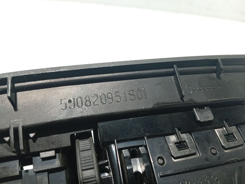 Recambio de aireador calefaccion para skoda fabia ii (542) 1.2 referencia OEM IAM 5J0820951C  