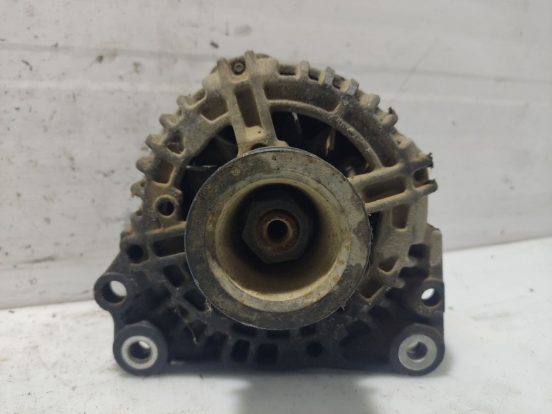 Recambio de alternador para nissan atleon referencia OEM IAM 2310069T61  0124325097