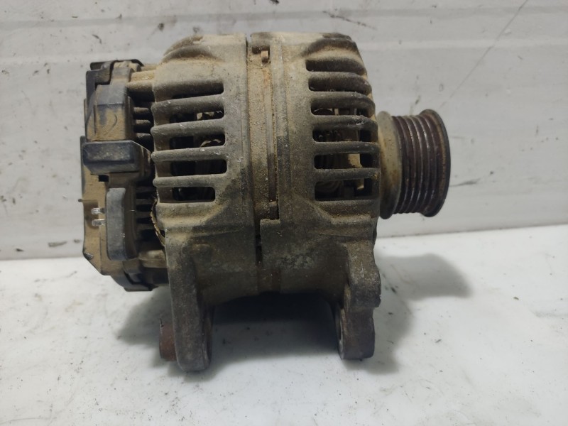 Recambio de alternador para nissan atleon referencia OEM IAM 2310069T61  0124325097