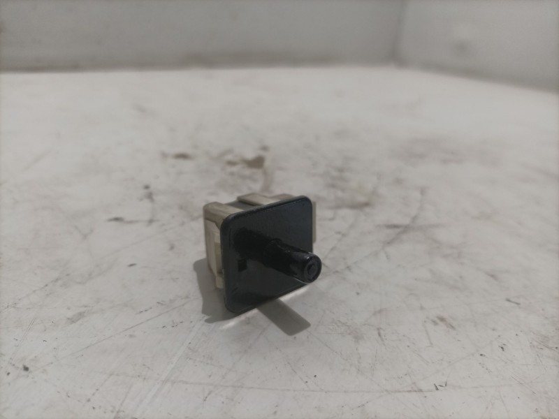 Recambio de sensor para mercedes-benz clase c (w203) berlina referencia OEM IAM 2028209410 30011501 