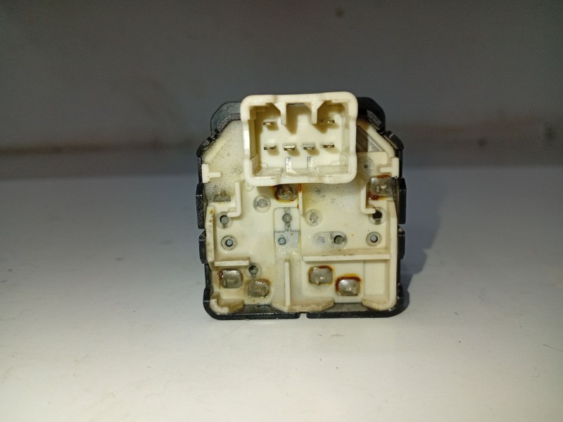 Recambio de mando elevalunas delantero izquierdo para daewoo kalos (klas) 1.4 referencia OEM IAM   