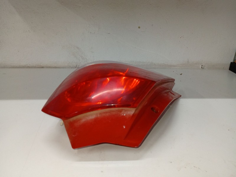 Recambio de piloto trasero derecho para daewoo kalos (klas) 1.4 referencia OEM IAM 96540269  