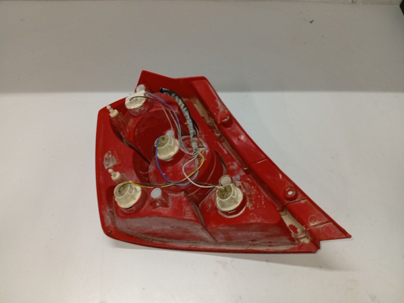 Recambio de piloto trasero derecho para daewoo kalos (klas) 1.4 referencia OEM IAM 96540269  