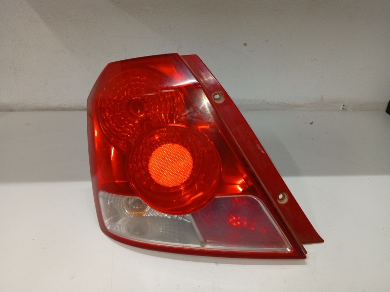 Recambio de piloto trasero izquierdo para daewoo kalos (klas) 1.4 referencia OEM IAM 96540268  