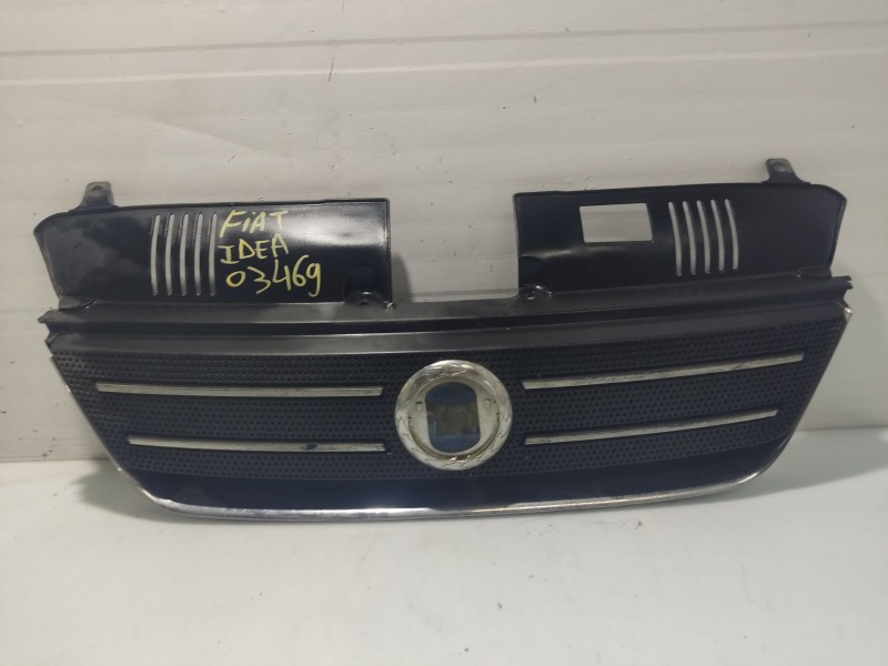 Recambio de calandra delantera de radiador para fiat idea (135) 1.4 referencia OEM IAM 735365526  