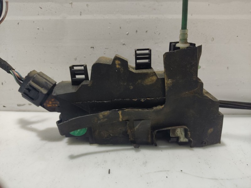 Recambio de cerradura puerta delantera derecha para fiat idea (135) 1.4 referencia OEM IAM   