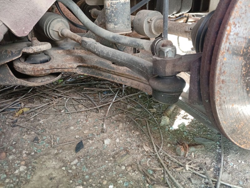 Recambio de brazo suspension inferior delantero derecho para daewoo kalos (klas) 1.4 referencia OEM IAM 96870466  