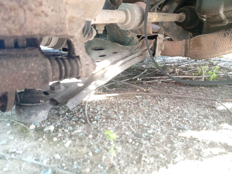 Recambio de brazo suspension inferior delantero derecho para daewoo kalos (klas) 1.4 referencia OEM IAM 96870466  