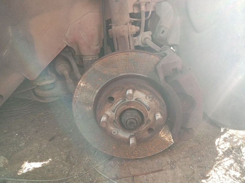 Recambio de mangueta delantera derecha para daewoo kalos (klas) 1.4 referencia OEM IAM 96870494  