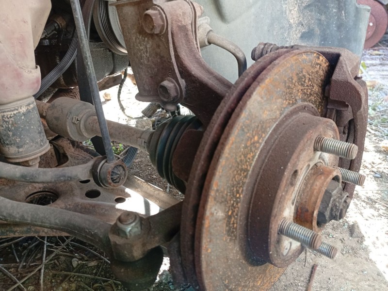 Recambio de mangueta delantera derecha para daewoo kalos (klas) 1.4 referencia OEM IAM 96870494  