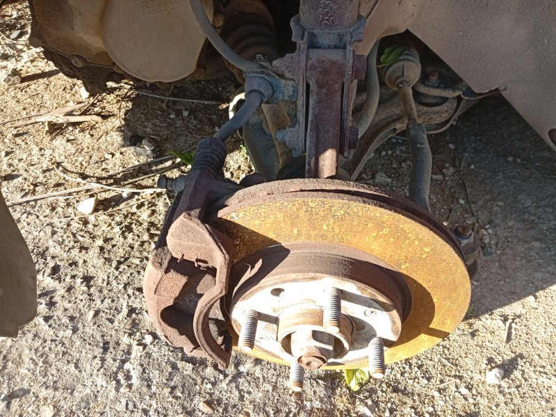 Recambio de mangueta delantera izquierda para daewoo kalos (klas) 1.4 referencia OEM IAM 96870493  