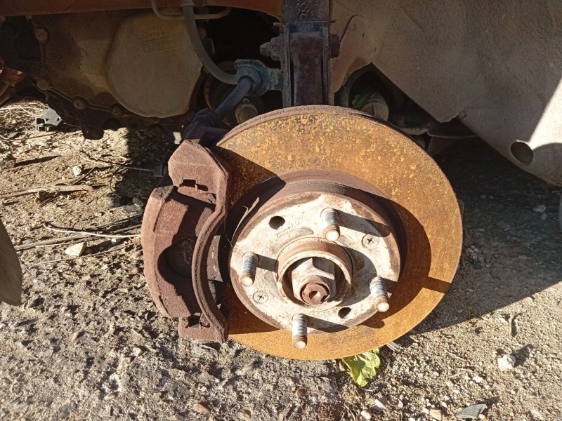 Recambio de mangueta delantera izquierda para daewoo kalos (klas) 1.4 referencia OEM IAM 96870493  