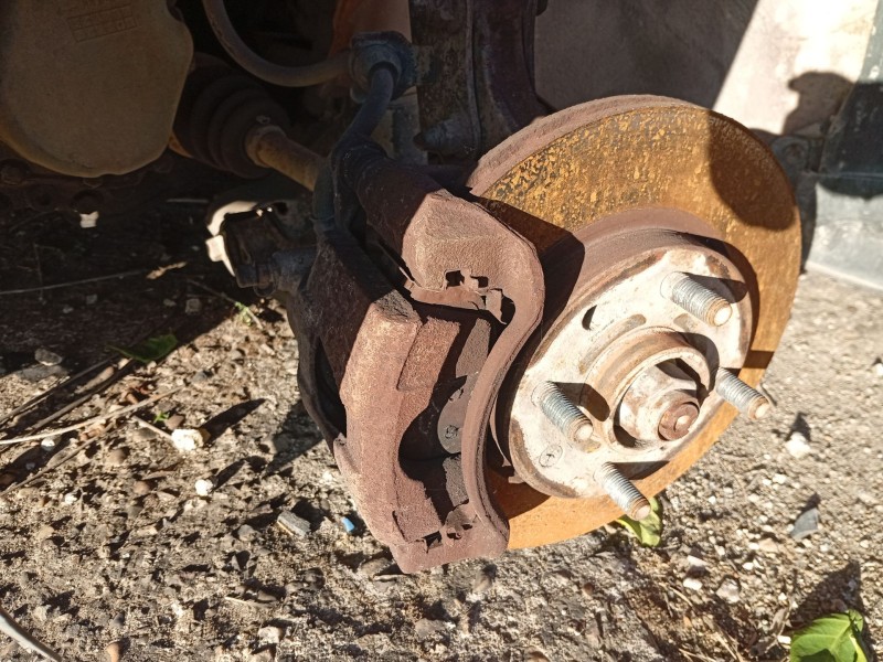 Recambio de pinza freno delantera izquierda para daewoo kalos (klas) 1.4 referencia OEM IAM 96534637  
