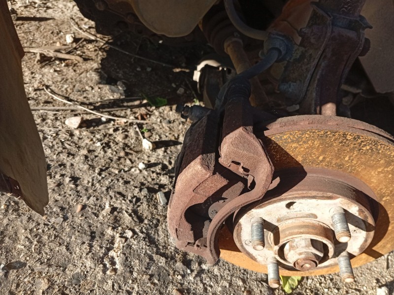 Recambio de pinza freno delantera izquierda para daewoo kalos (klas) 1.4 referencia OEM IAM 96534637  