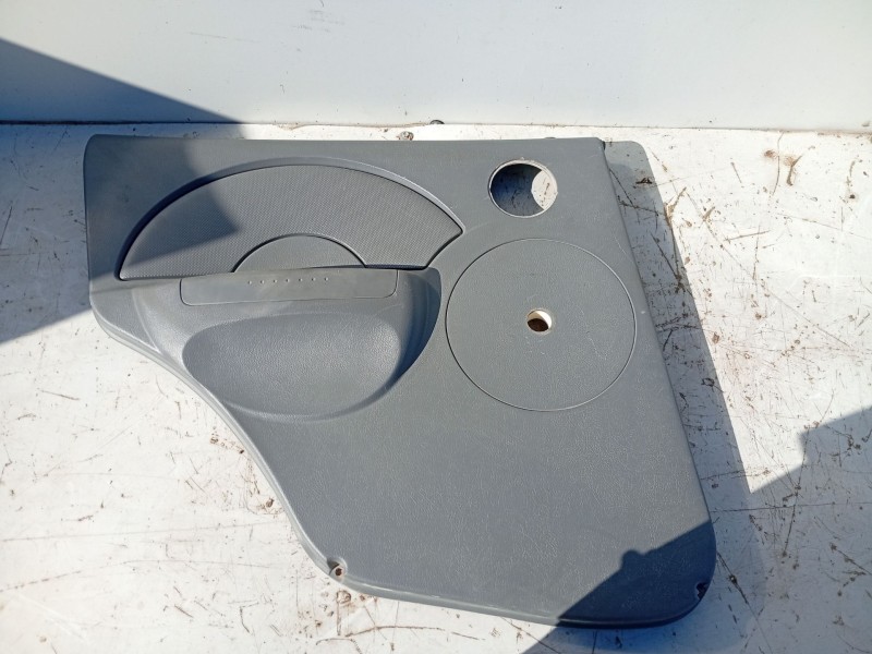 Recambio de guarnecido puerta trasera izquierda para daewoo kalos (klas) 1.4 referencia OEM IAM   