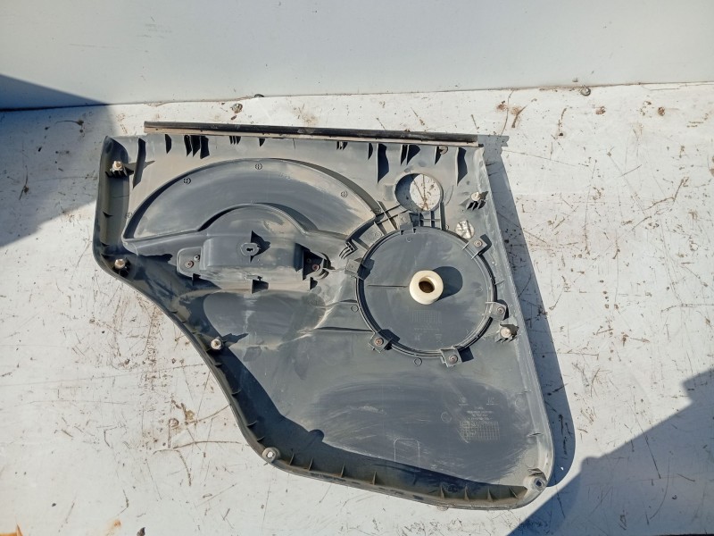 Recambio de guarnecido puerta trasera derecha para daewoo kalos (klas) 1.4 referencia OEM IAM   