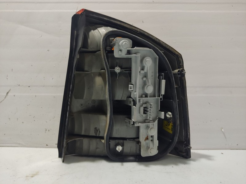 Recambio de piloto trasero izquierdo para opel vectra c berlina 2.0 dti referencia OEM IAM 1222693  