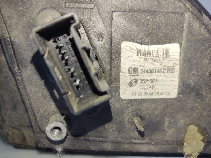 Recambio de retrovisor izquierdo para opel vectra c berlina 2.0 dti referencia OEM IAM 6428819  