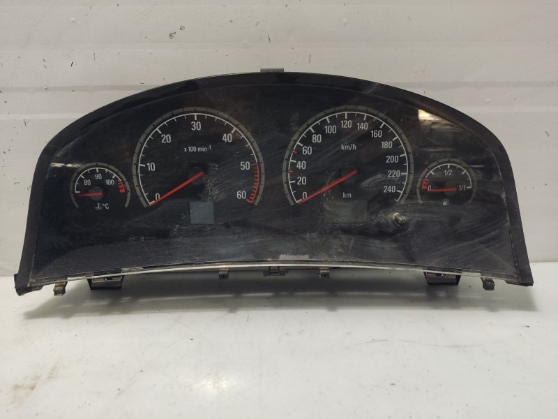 Recambio de cuadro instrumentos para opel vectra c berlina 2.0 dti referencia OEM IAM 6260530  