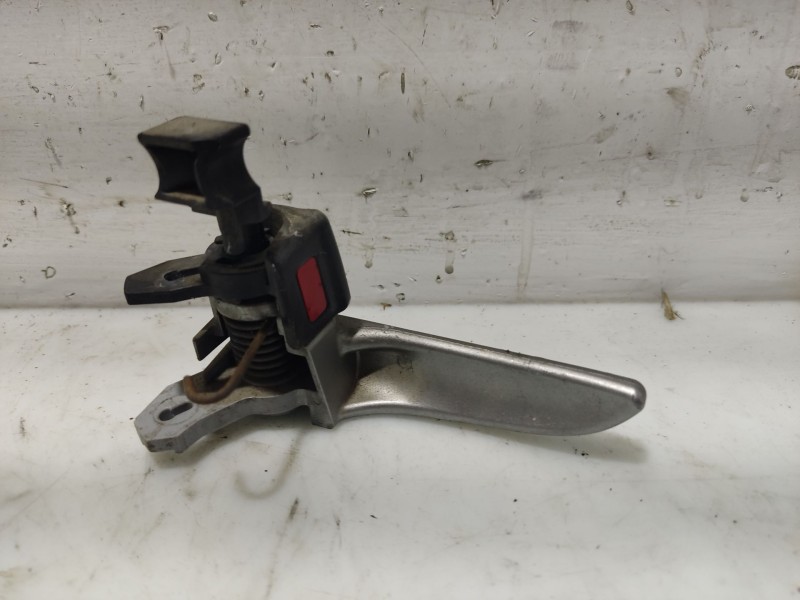 Recambio de maneta interior trasera derecha para mazda 3 berlina (bk) referencia OEM IAM D35058330E02  