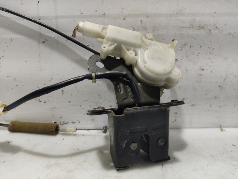 Recambio de cerradura maletero / porton para mazda 3 berlina (bk) referencia OEM IAM BP4K62310D  